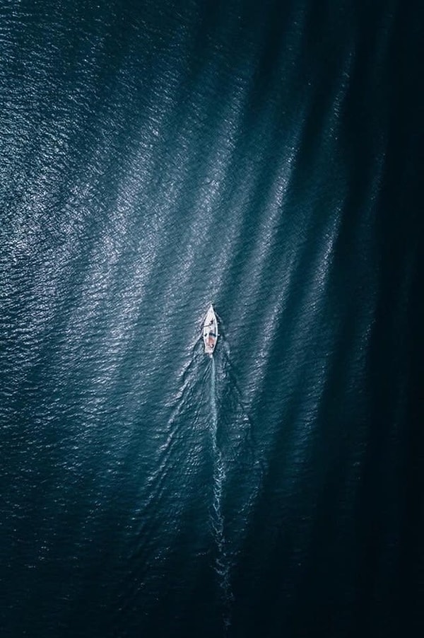 5. Похоже на дырку в кожаном диване