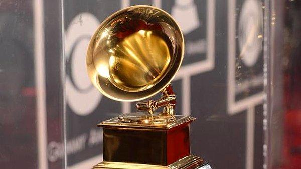 7. Dünyaca ünlü müzik grubumuz “Tutunamayanlar”, “Yılın Albümü” ve “Yılın Şarkısı” olmak üzere 2 dalda Grammy ödülü kazandı.