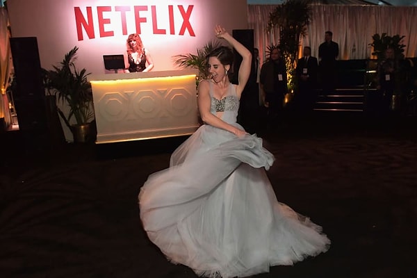 24. Элисон Бри показала всем, как надо оттягиваться на тапнцполе.