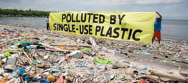 Sanıyoruz ki sadece ücretine, uygulanma şekline takıldığımız bu plastik poşet konusunda ülke olarak alacak çok yolumuz var.