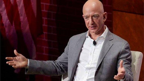 Aynı zamanda Amazon'un kurucusu Jeff Bezos, 164 milyar dolar değerindeki servetiyle dünyanın en zengin kişisi olarak açıklandı.