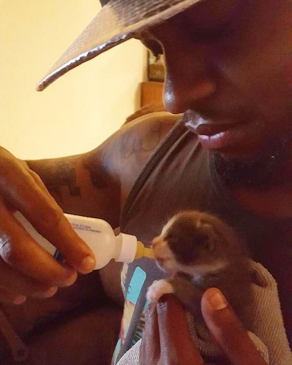 14. "В молодости я мечтал стать настоящим гангста-рэпером. Со временем все немного изменилось".