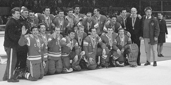 6. Сколько раз хоккейная сборная СССР выигрывала Олимпийские игры?