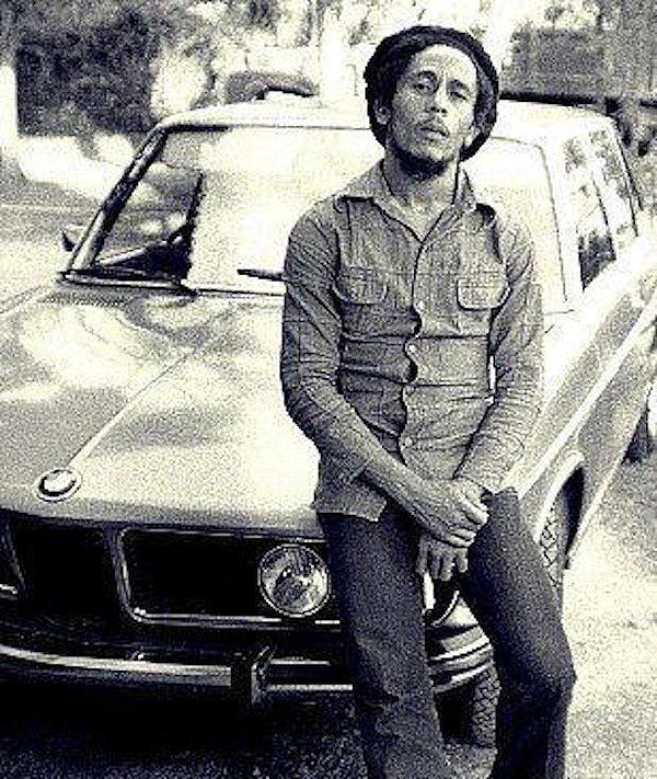 14. Efsane müzisyen Bob Marley BMW kullanıyordu. Prestij vs. için değil, sebebi sadece "Bob Marley & The Wailers" grubunun baş harflerini karşılamasıydı.