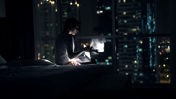 13. "А когда миллионы людей с разбитыми сердцами беспомощно кликают на «Скрыть это объявление» и даже отвечают на ваше «Почему?» жестокой правдой: «Мне это больше не интересно», знаете, что решает ваш алгоритм?"