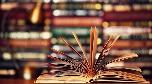 9. Если вы откинете обложку книги, то первым, что вы увидите будет...