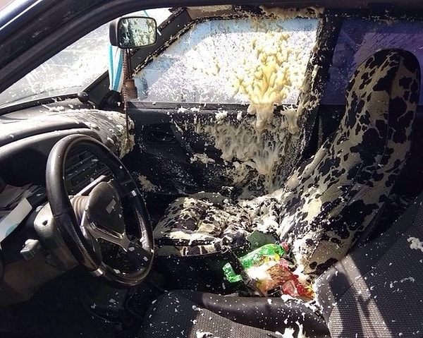 7. Вот что может произойти, если оставить баллон с монтажной пеной в машине жарким днем