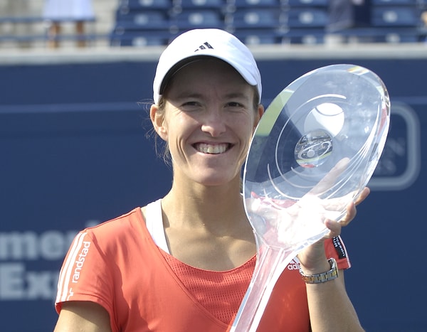 8. Кто по национальности Жюстин Энен, семикратная победительница турниров Большого шлема в одиночном разряде и обладательница олимпийского золота, ушедшая из профессионального тенниса в 2008 году, после того как была названа первой ракеткой мира, и вернувшаяся в спорт в 2010?