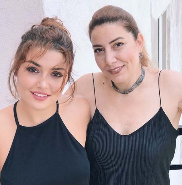 Hande Erçel'in geçtiğimiz ayda Sinem Vural'a verdiği röportajda annesine donör olacağını açıklamıştı.