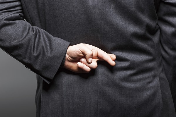 6. Вы постоянно ловите его/ее на лжи.