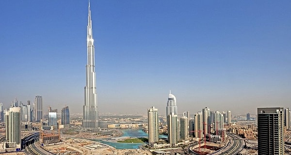 13. А какой город гордится тем, что на его территории находится самое высокое сооружение в мире?