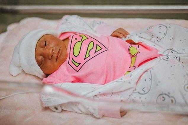 Onun kısacık hayatı, iki tane bebeğe umut oldu. Kalbi bağışlandı ve ciğerleri de ihtiyacı olan başka bir bebeğe ulaşması için bir araştırma merkezine gönderildi.
