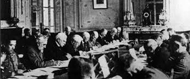 1919: Paris Barış Konferansı açıldı.