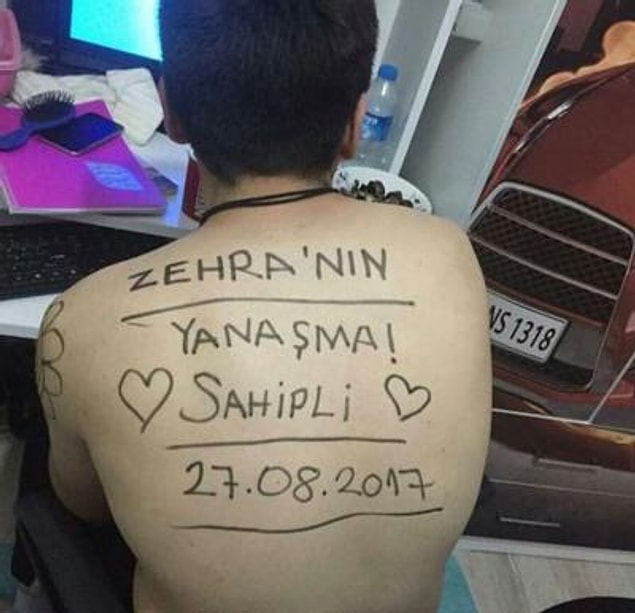 6. Kız arkadaşıma "Birbirimizin ismini küçük de olsa dövme yaptırsak mı?" diye sordum, aslında şakayla başlamıştım. O kadar net bir şekilde reddetti ki o günden sonra kafamda bir sürü soru işareti oluştu. Ben miyim tuhaf olan yoksa o mu?