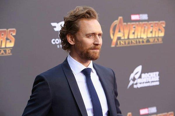 12. Tom Hiddleston tam dört dil biliyor.
