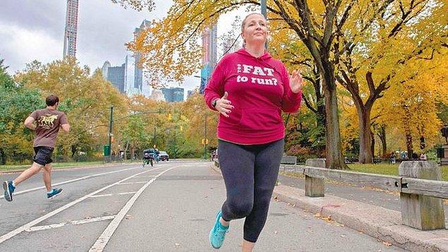 7. Julie Creffield'e koşması için çok şişman olduğu söylendi. Şimdi bir maraton koşucusu, yazar ve motivasyon konuşmacısı.
