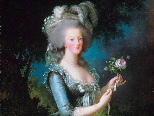4. Marie Antoinette: Haşlanmış güvercin suyu