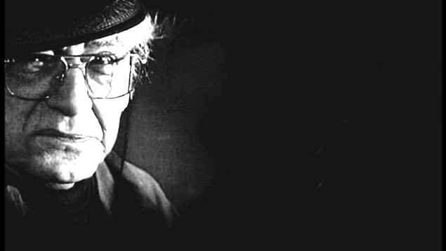 Nazım Hikmet ile değişen edebiyat anlayışı, hayata bakış açısını ve siyasi görüşünü belirler. Kendisini artık "Komünist" olarak tanımlamaya başlar.