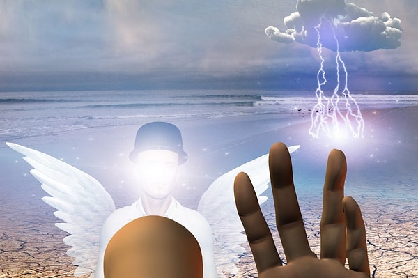 Прячущийся ангел!