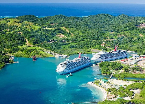 6. Гондурас граничит с...