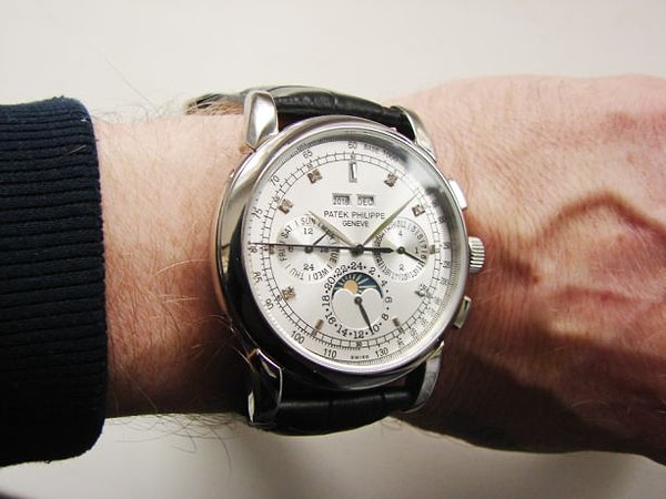 8. Какой из видов часов может иметь секундную стрелку?