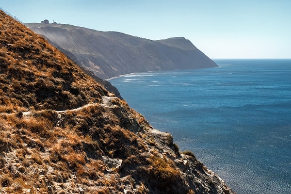 2. В 1909 году в городе построили первый гостиничный комплекс "Кавказская ривьера". В те времена он считался самым элитным курортным учреждением на всем Черном море. Дело было в...