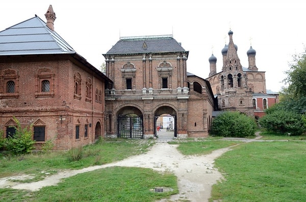 4. Где находится Крутицкое подворье?