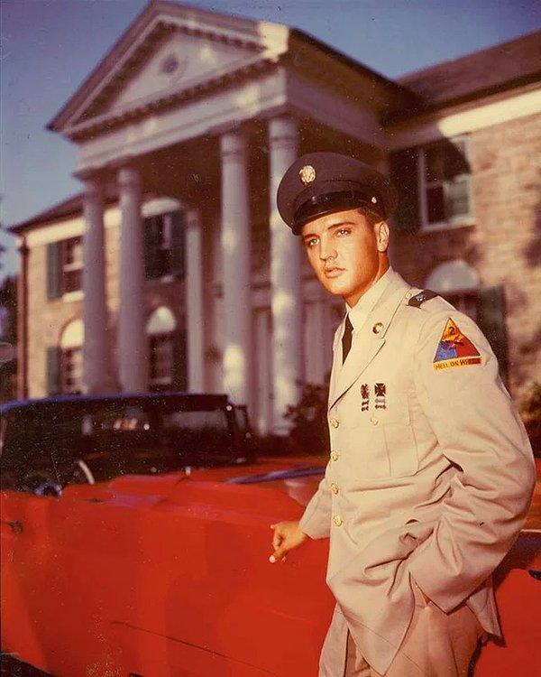 19. Elvis Presley, 1960.
