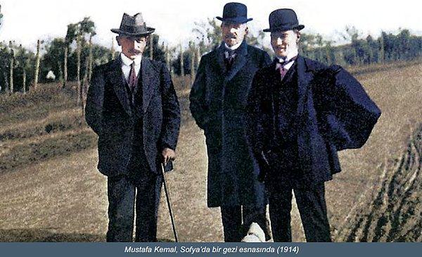 1913 yılının Kasım ayında Mustafa Kemal, Sofya'ya askeri ataşe olarak gönderilir.