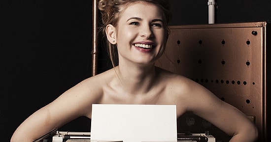 Как смешная девочка из «Ералаша» превратилась в роковую красотку