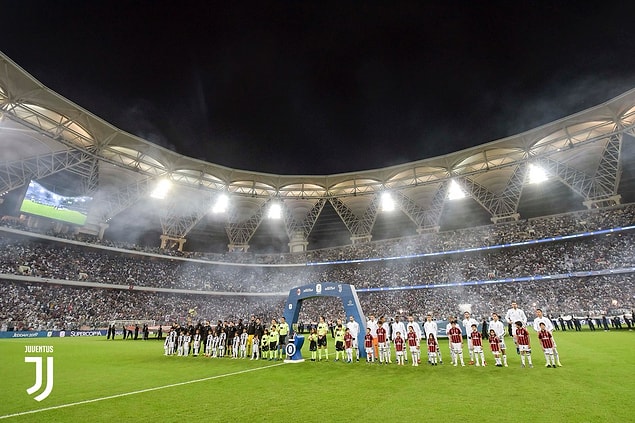İtalya Süper Kupa maçında geçtiğimiz sezonun şampiyonu Juventus ile İtalya Kupası finalisti Milan karşı karşıya geldi.