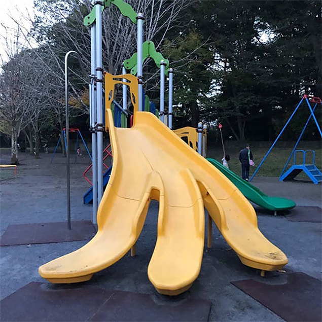 2. Kayarken bacaklarını kapalı tutmalısın.