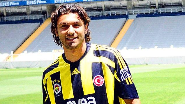 3. Bugün Trabzonspor'dan Beşiktaş'a transfer olan Burak Yılmaz, Fenerbahçe'nin futbolcusuydu.