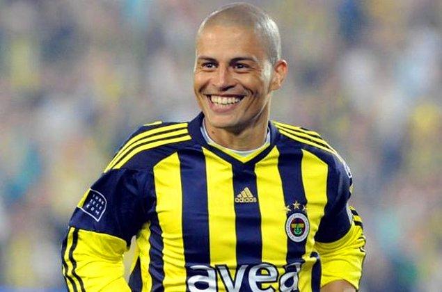 4. Fenerbahçe'nin 10 numarası Alex'ti...