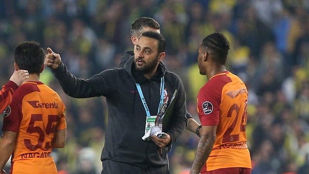 7. 2009 yılında Galatasaray'da aktif futbol oynayan Hasan Şaş, bugün teknik ekibin yanında yer alıyor.