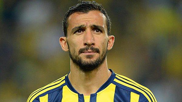 9. Bugün Fenerbahçe formasıyla izlediğimiz Mehmet Topal, Galatasaray'da forma giyiyordu.