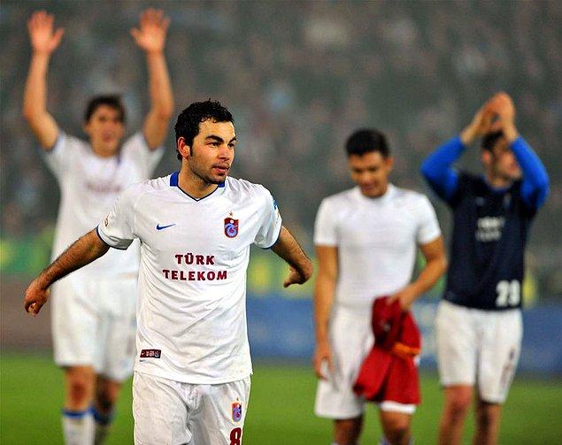 14. 2009 yılında Trabzonspor forması giyen Selçuk İnan bugün Galatasaray formasını taşıyor.