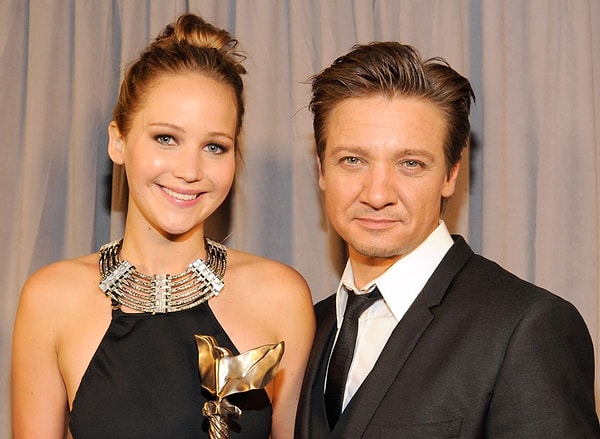 12. Jennifer Lawrence ve Jeremy Renner akrabadır.