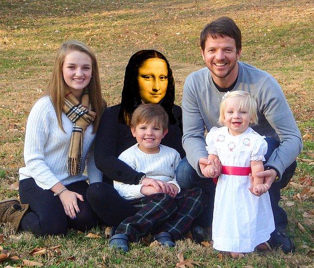 13. “Eşim aile fotoğrafımızdaki görünüşünü beğenmedi ama ona Photoshop ile bunu düzeltebileceğini söyledim.”