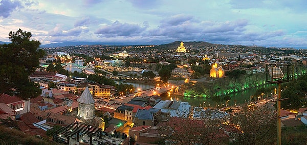 2. Какой город с 1845 по 1936 годы назывался Тифлис?