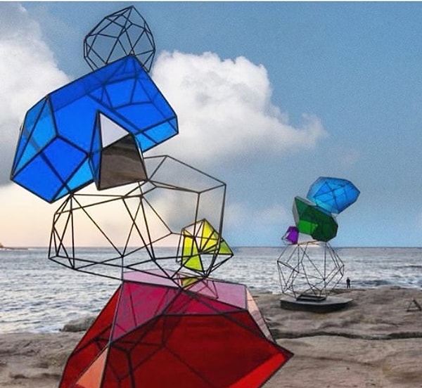 11. «Пирамида из камней», созданная Алехандрой Росси, похожа на слияние реальности с миром мультфильмов.