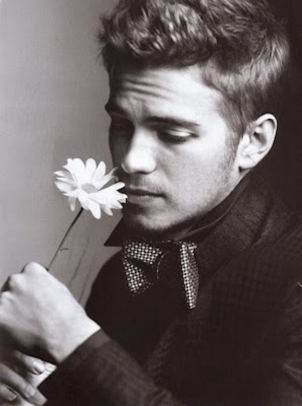 Больше всего он ненавидит, когда его ранят словом!