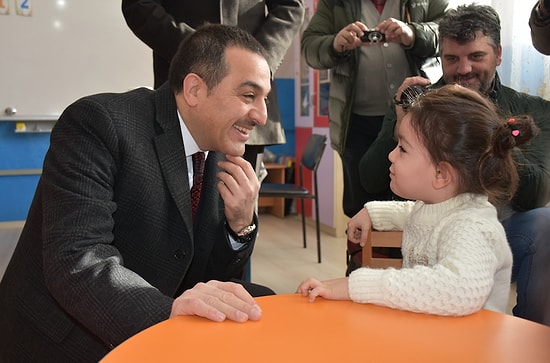 Minik Ana Sınıfı Öğrencisi, Valinin 'Tatilde Ne Yapacaksınız?' Sorusuna '15 Gün Yatacağım Evde' Yanıtını Verdi