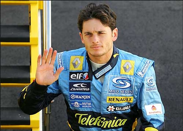 10. Какая фамилия у этого знаменитого гонщика "Формулы 1"?