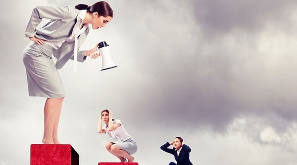 7. Что сделаете, столкнувшись с начальницей вне работы?