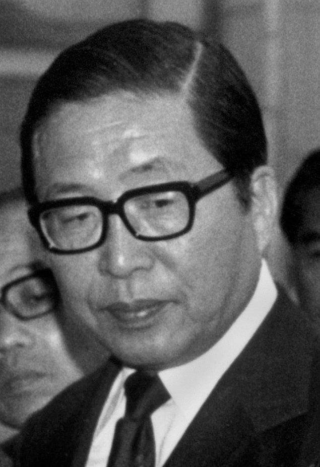 6. Japonya'nın eski Başbakanı Sosuke Uno, 1989 yılında bir geyşanın kendisiyle evlilik dışı ilişki yaşadığını ifşa etmesiyle istifa etmeye zorlandı.