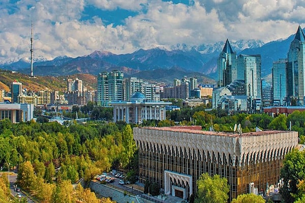 10. Какой город - больше не столица?