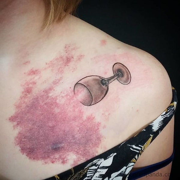 8. Опрокинутый бокал вина