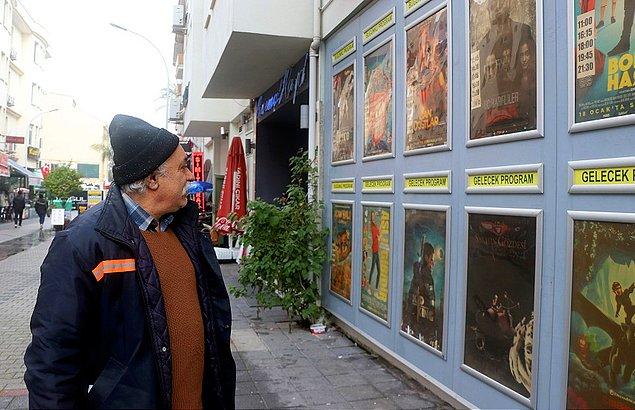 Süleyman Saraçoğlu, 13 yaşında izlediği bir filmden etkilendi ve film afişlerini toplamaya karar verdi.