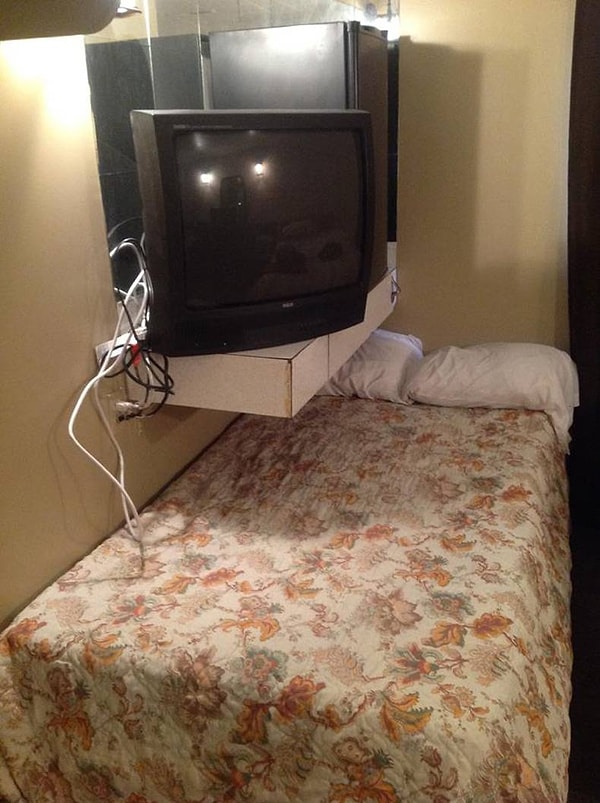 20. Тот, кто занимался дизайном этого отеля, либо ненавидит людей, либо страдает отсутствием мозгов